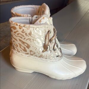 Sperry Cream Winter Rain Boots with Lace-Up Design